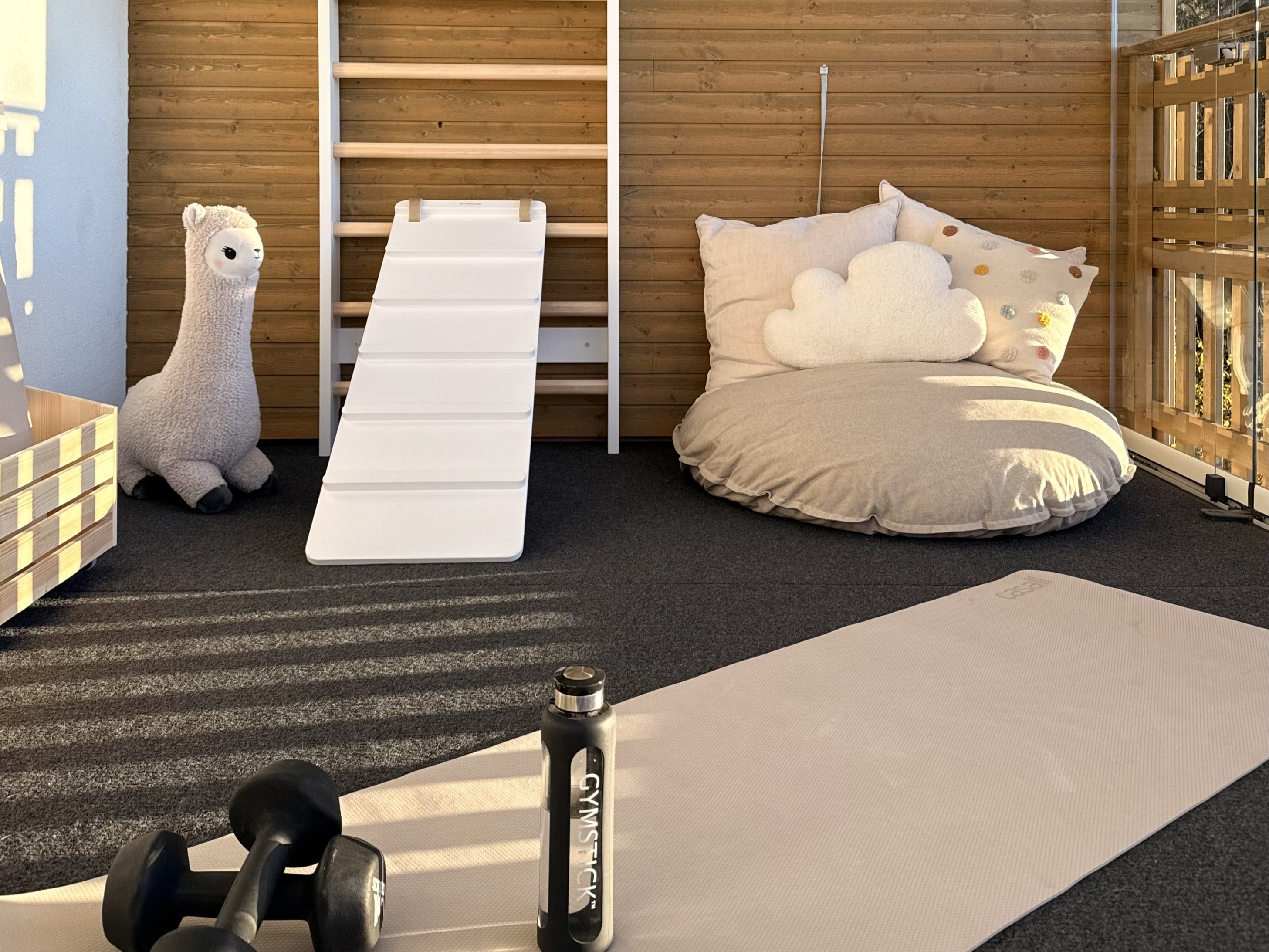 Miksi terassimatot ja parvekematot ovat suosittuja käyttää – ja miksi väitämme että Dry Step™ -termomatto on ylivoimainen valinta?