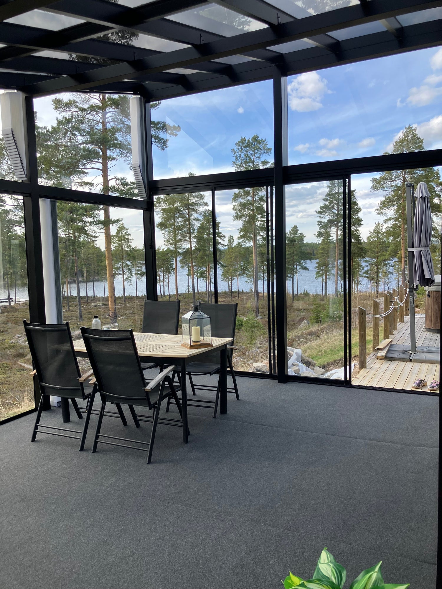 Miten valita paras terassimatto tai parvekematto? – Käytännön opas lämpöön ja kestävyyteen