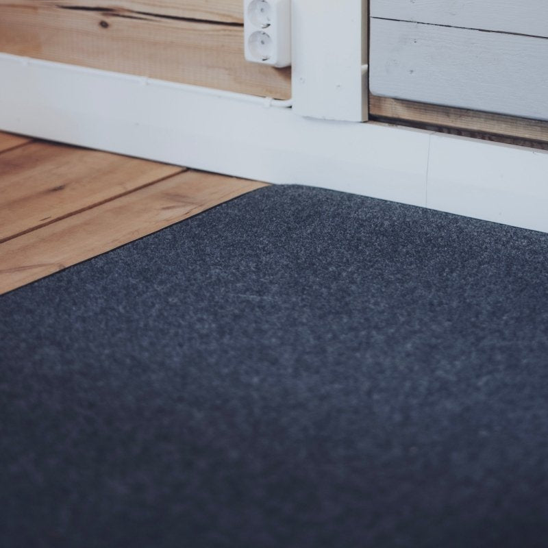 Harmaa eteisenmatto kanttauksella, koko 100x150 cm – lattialämmityksen kanssa yhteensopiva