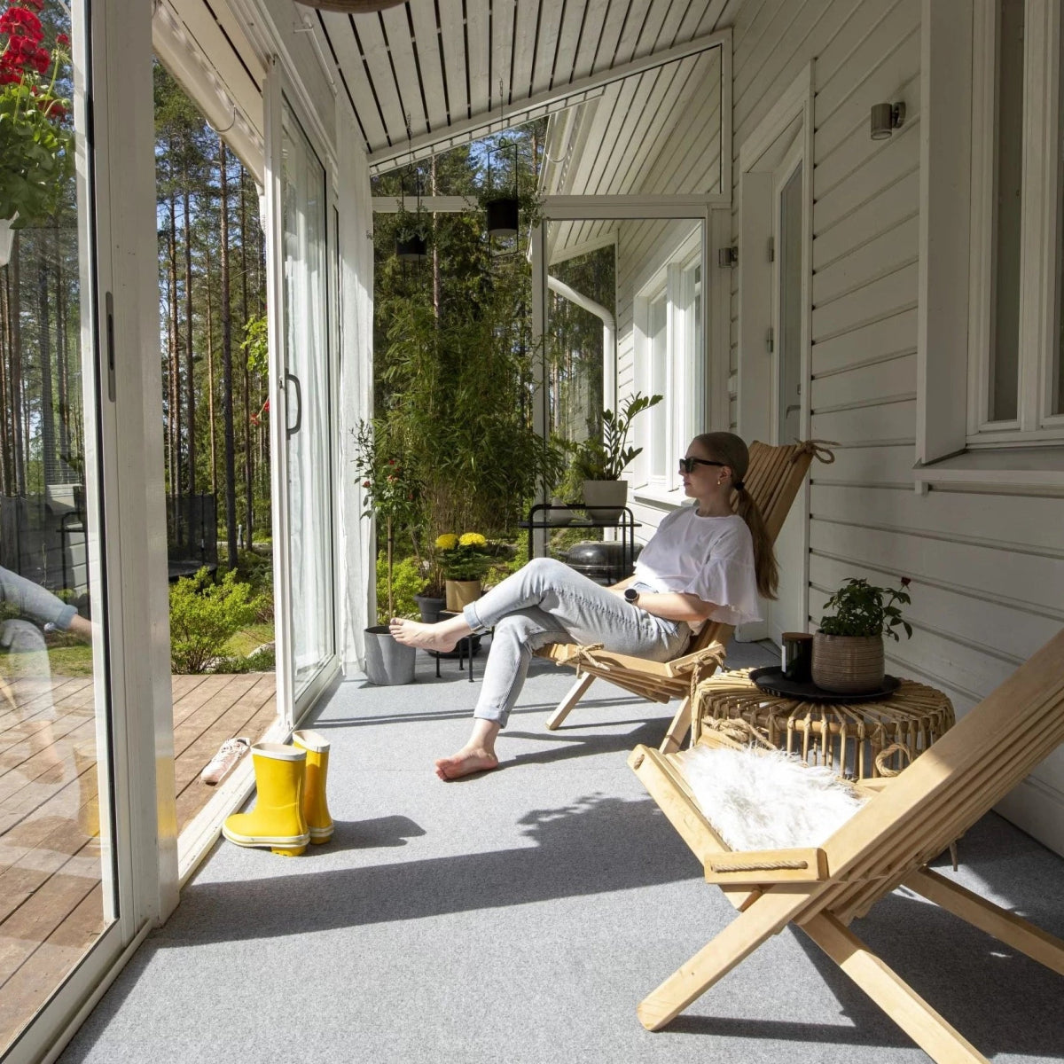 Mittatilauksena tilattu Dry Step terassimatto on täydellinen valinta lasitetulle terassille.